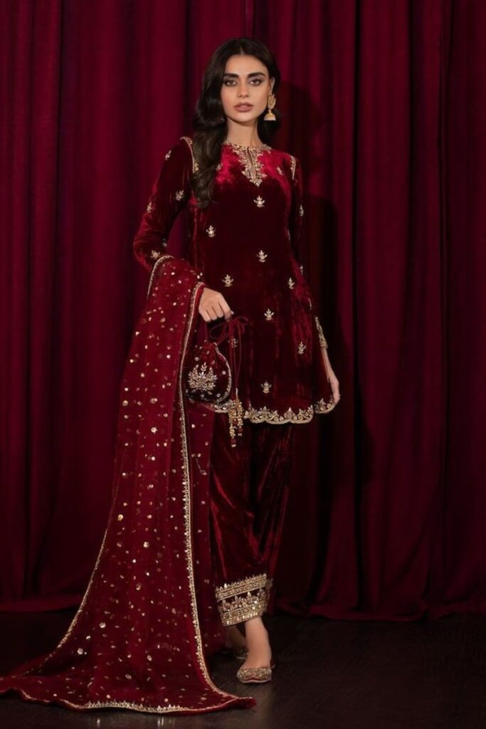 10 Charming Maroon Dress Outfit Ideas for Girls & styling tips